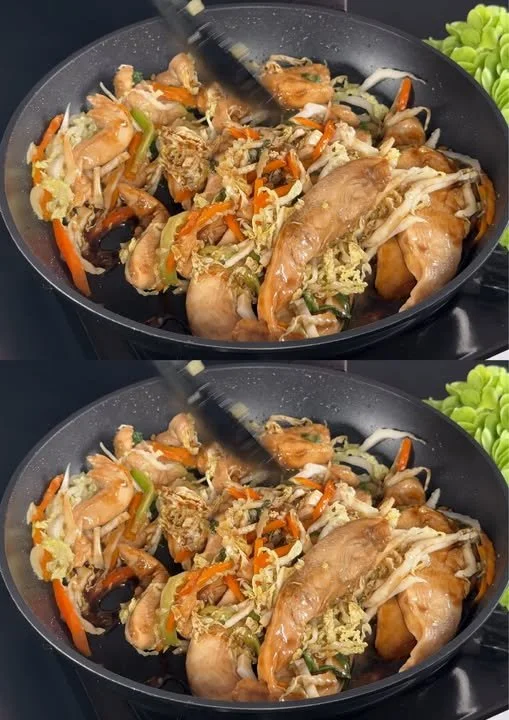 Kip Wok met groenten bereid in een pan voor een snel en gezond gerecht.