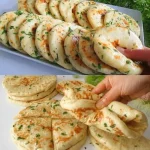 Knapperige knoflook flatbreads, perfect voor snacks of bijgerechten