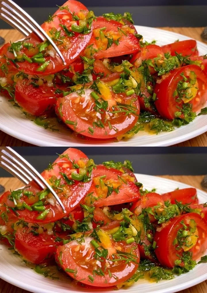 Magische salade met kleurrijke groenten en kruiden voor een unieke maaltijd