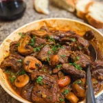 Italiaanse rundvlees- en champignonstoofpot met kruidenrijke saus