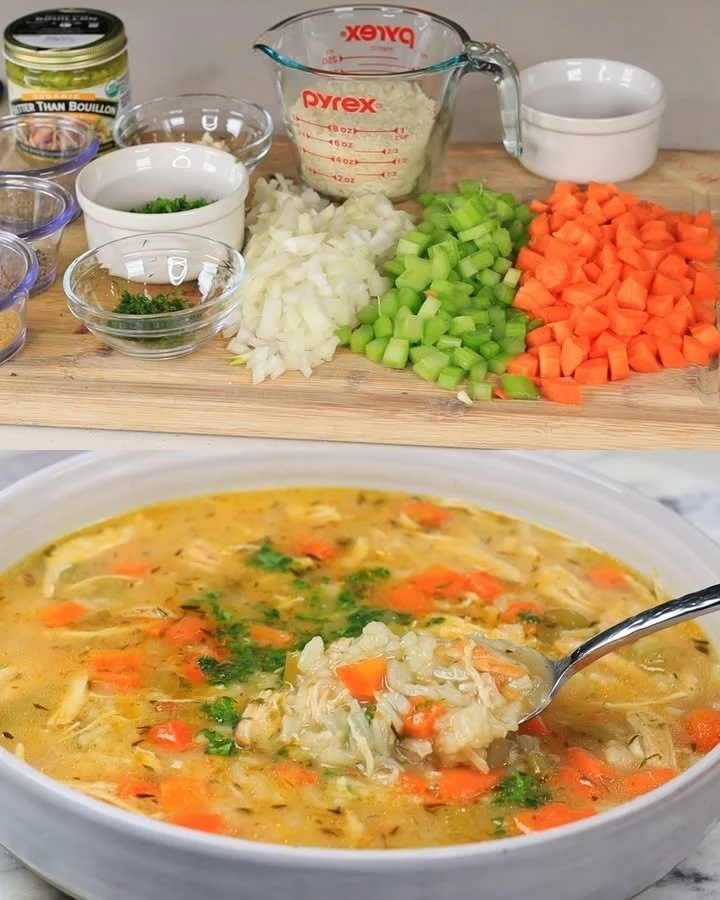 Een kom Oma's Kippensoep, rijk aan verse ingrediënten en kruiden.