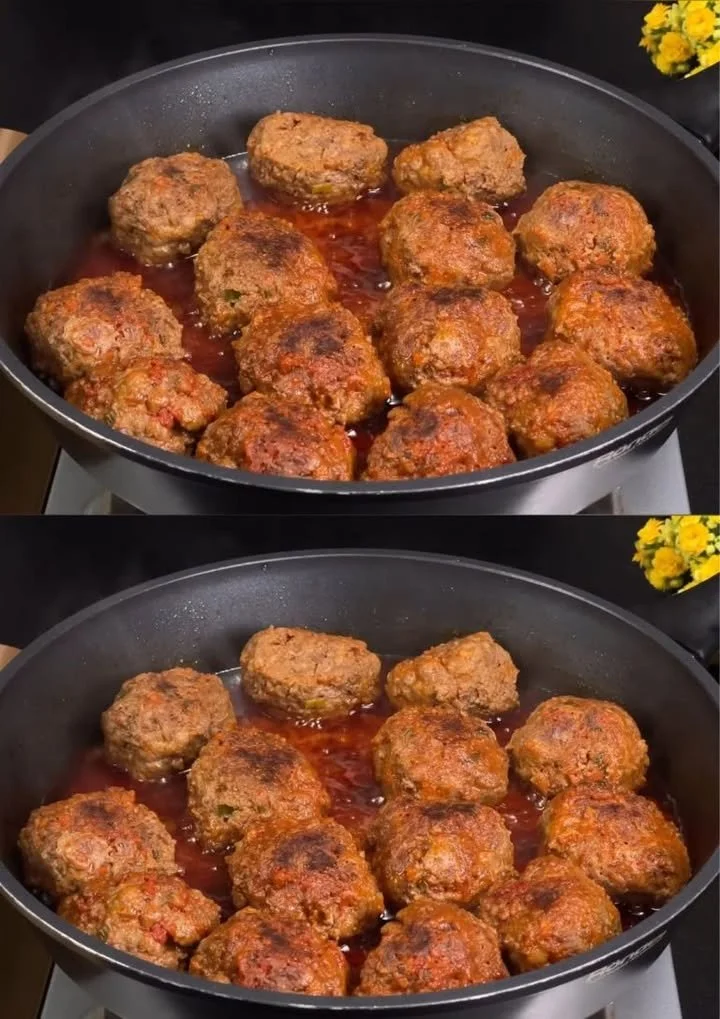 Plate spaghetti met gehaktballetjes in tomatensaus