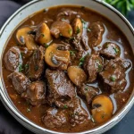 Rundvlees champignonstoofpot in slowcooker met groenten